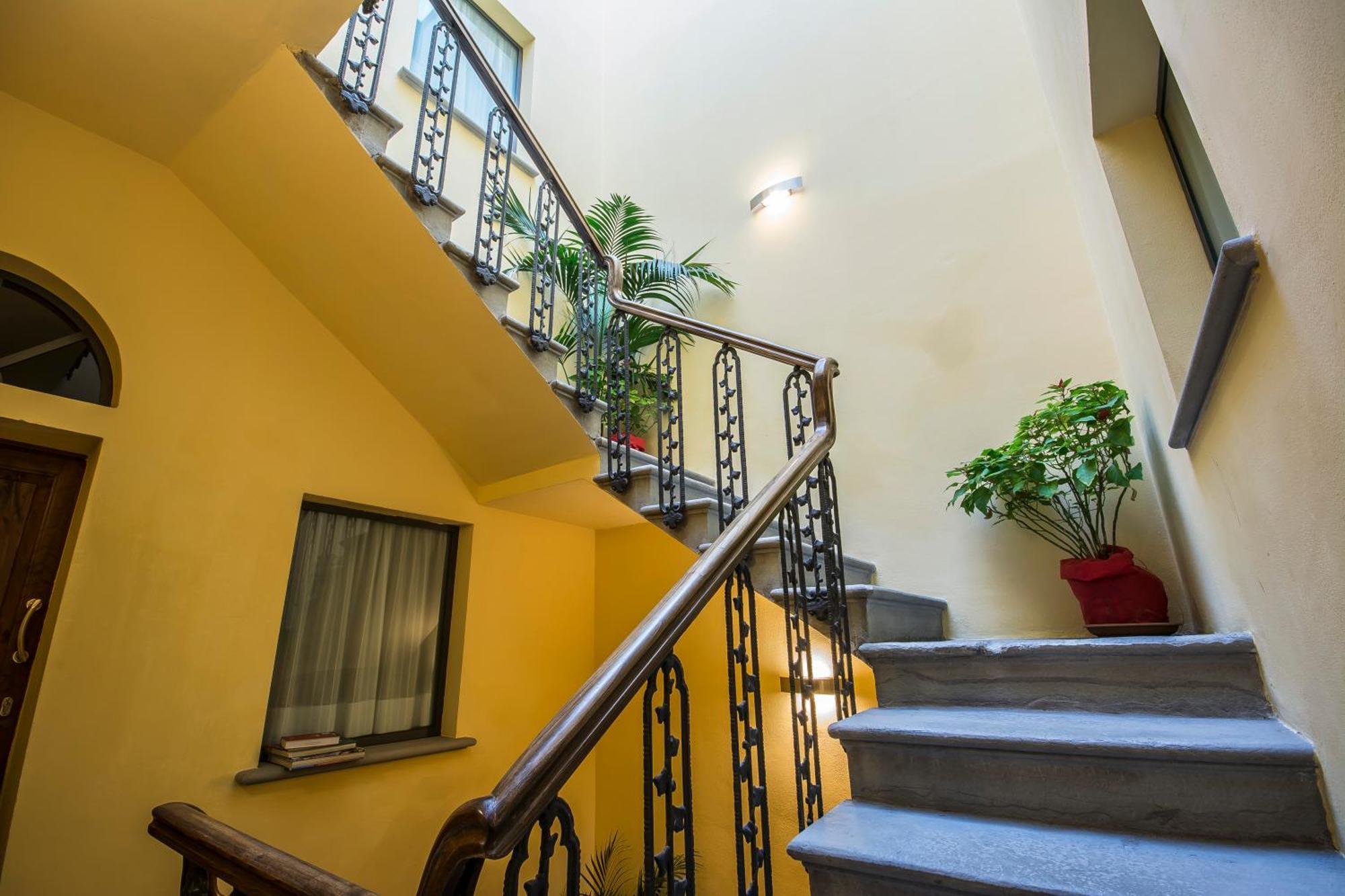 La Corte Del Re Suite & Rooms อาเรซโซ ภายนอก รูปภาพ