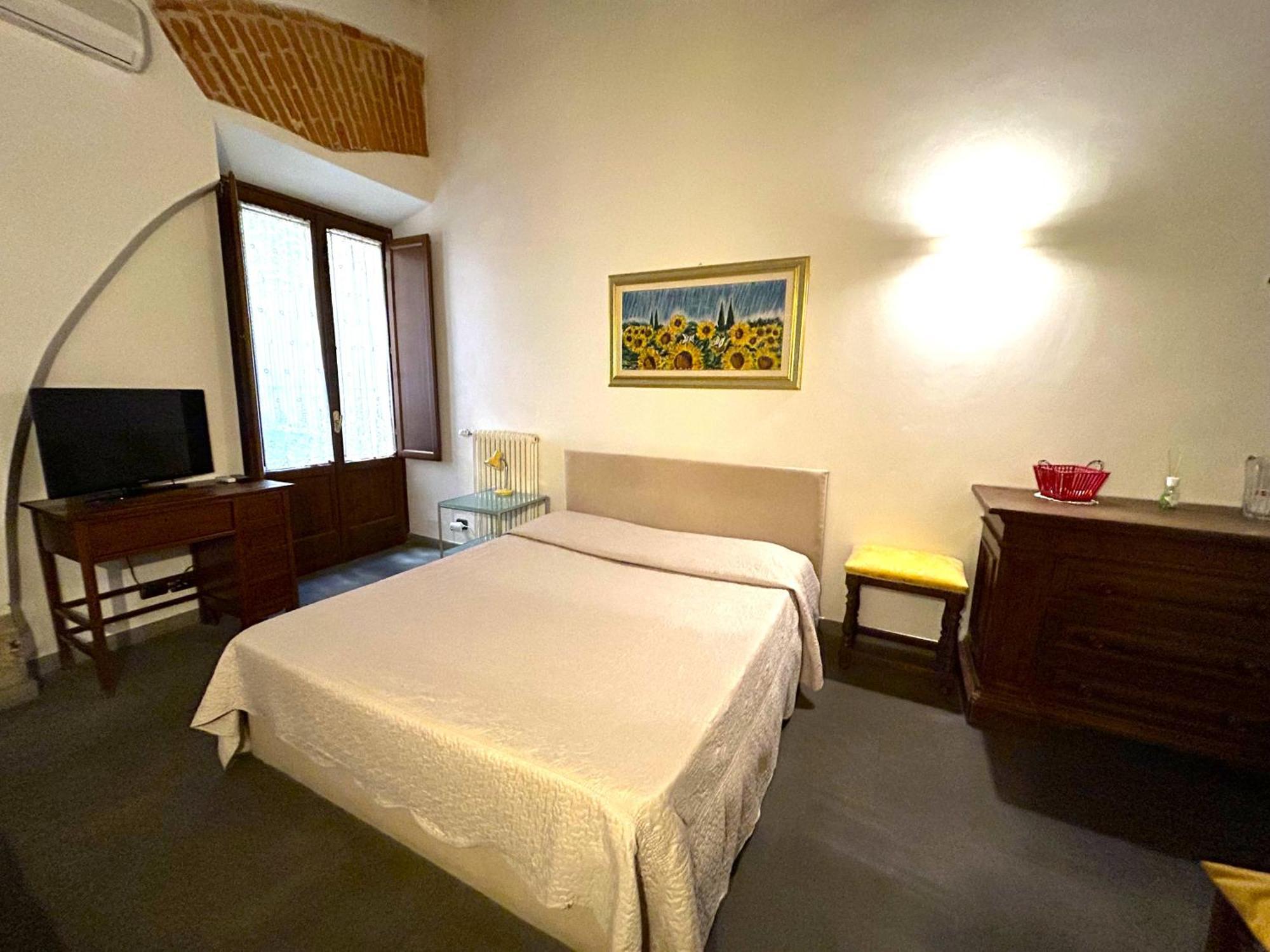 La Corte Del Re Suite & Rooms อาเรซโซ ภายนอก รูปภาพ
