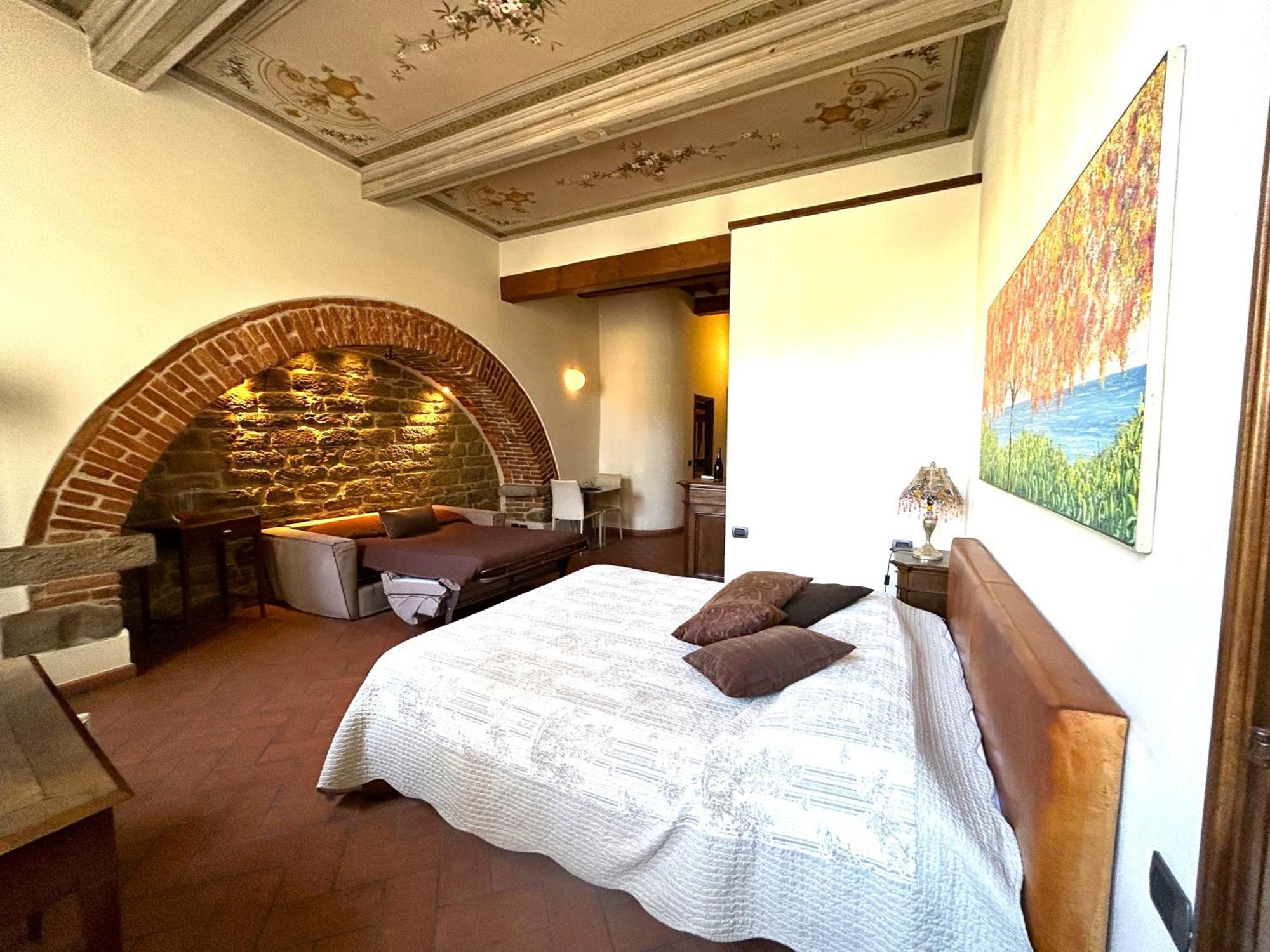 La Corte Del Re Suite & Rooms อาเรซโซ ภายนอก รูปภาพ