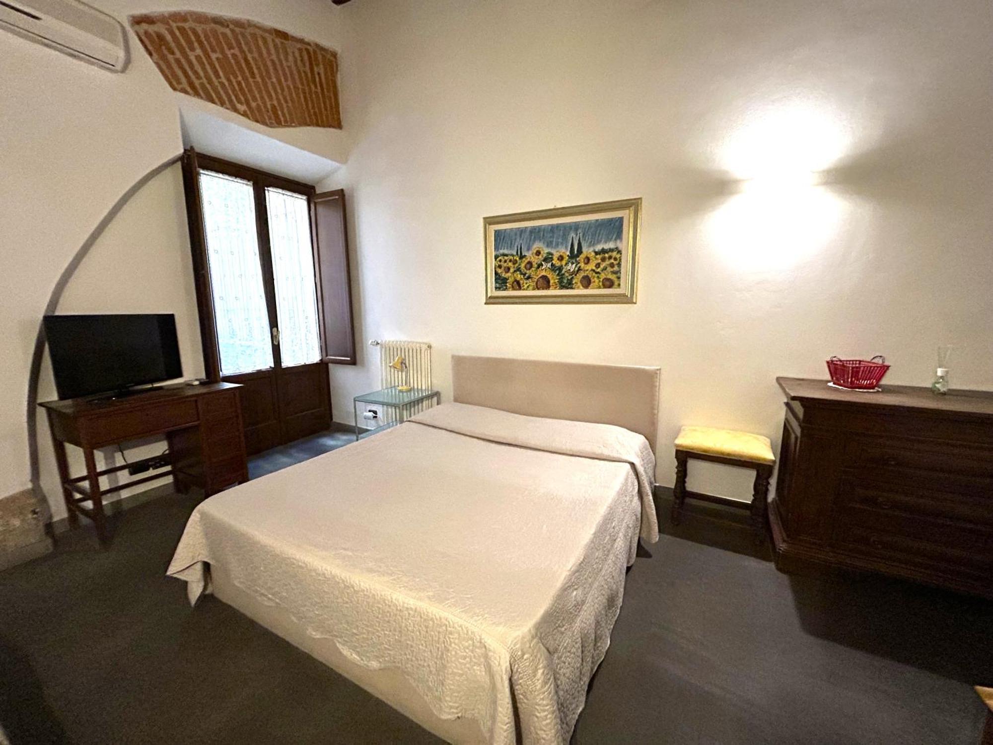 La Corte Del Re Suite & Rooms อาเรซโซ ภายนอก รูปภาพ