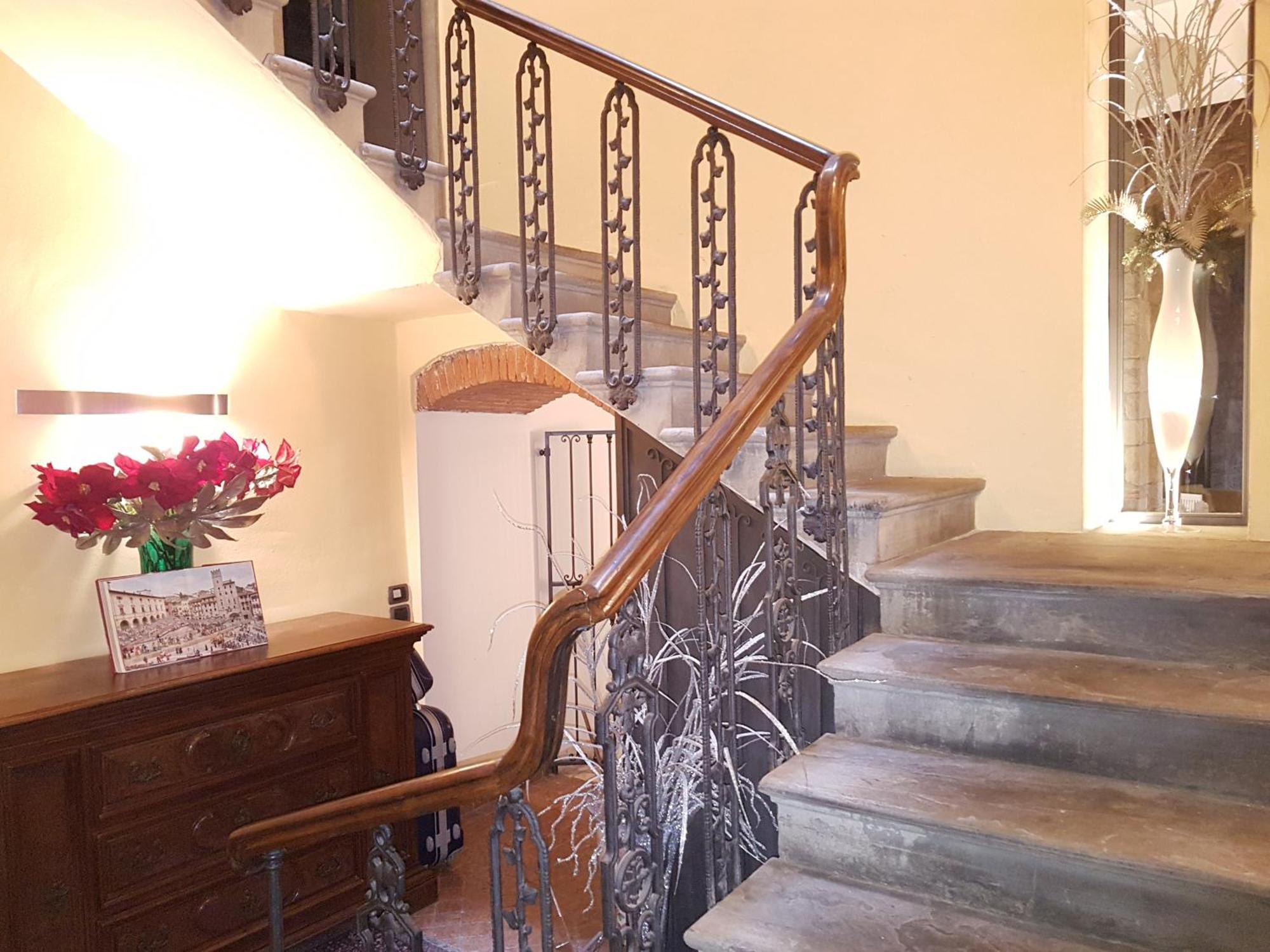 La Corte Del Re Suite & Rooms อาเรซโซ ภายนอก รูปภาพ