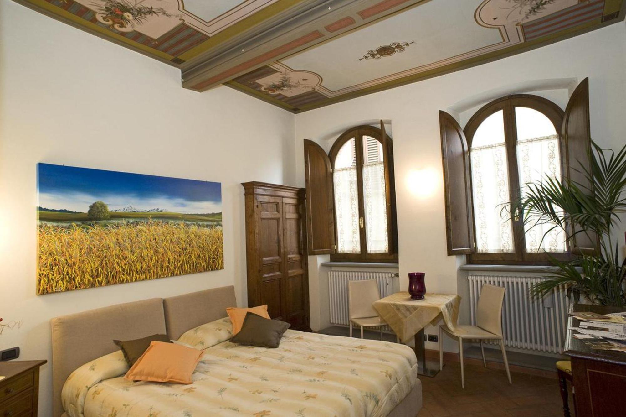 La Corte Del Re Suite & Rooms อาเรซโซ ภายนอก รูปภาพ